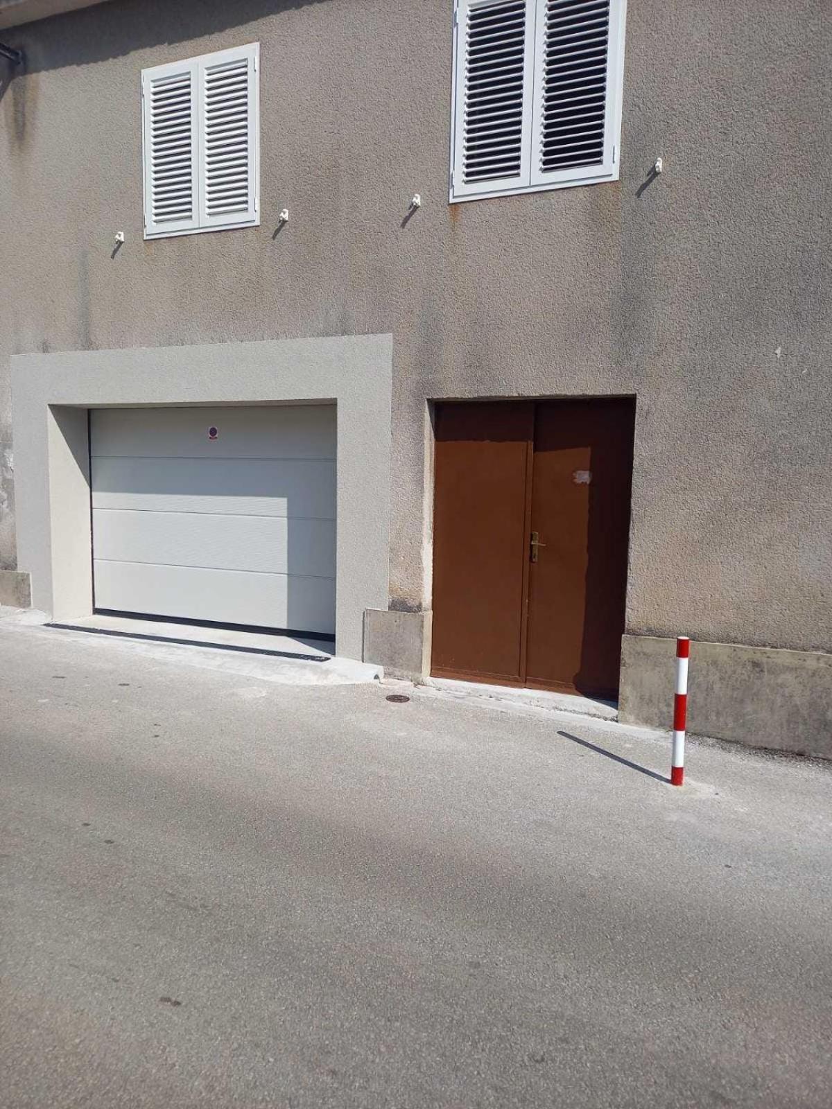 Apartment Ana, Free Garage Parking Шибеник Экстерьер фото